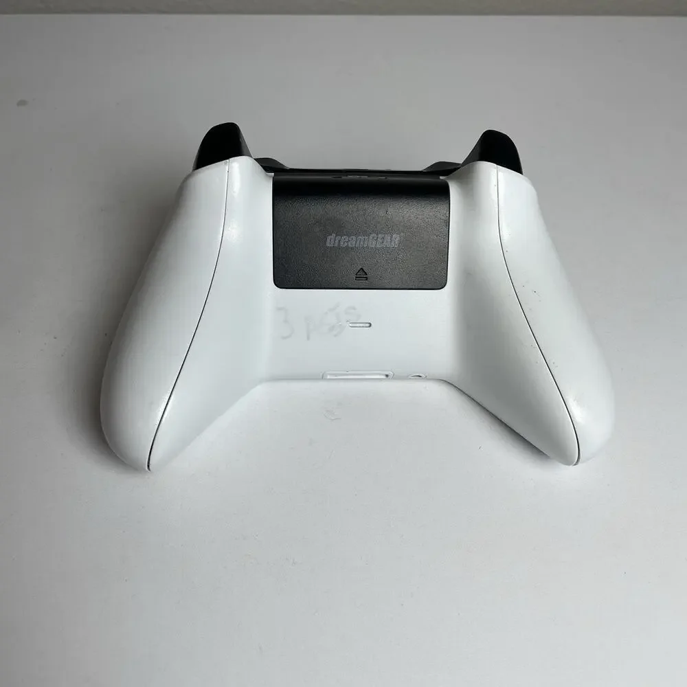 Microsoft 1708 Xbox One Controller White with Dream Gear Back Untested